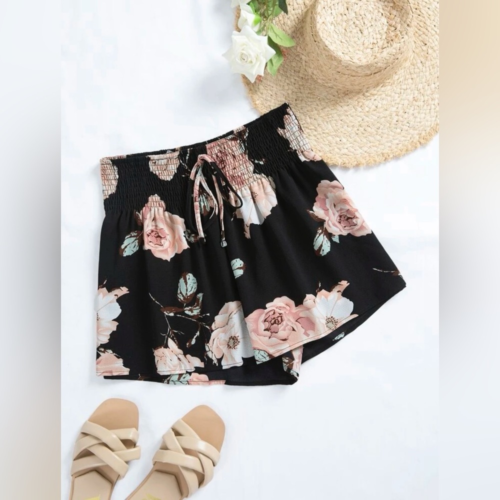NWOT 4X Shein Curve Black, Pink, and Cream Floral Shorts